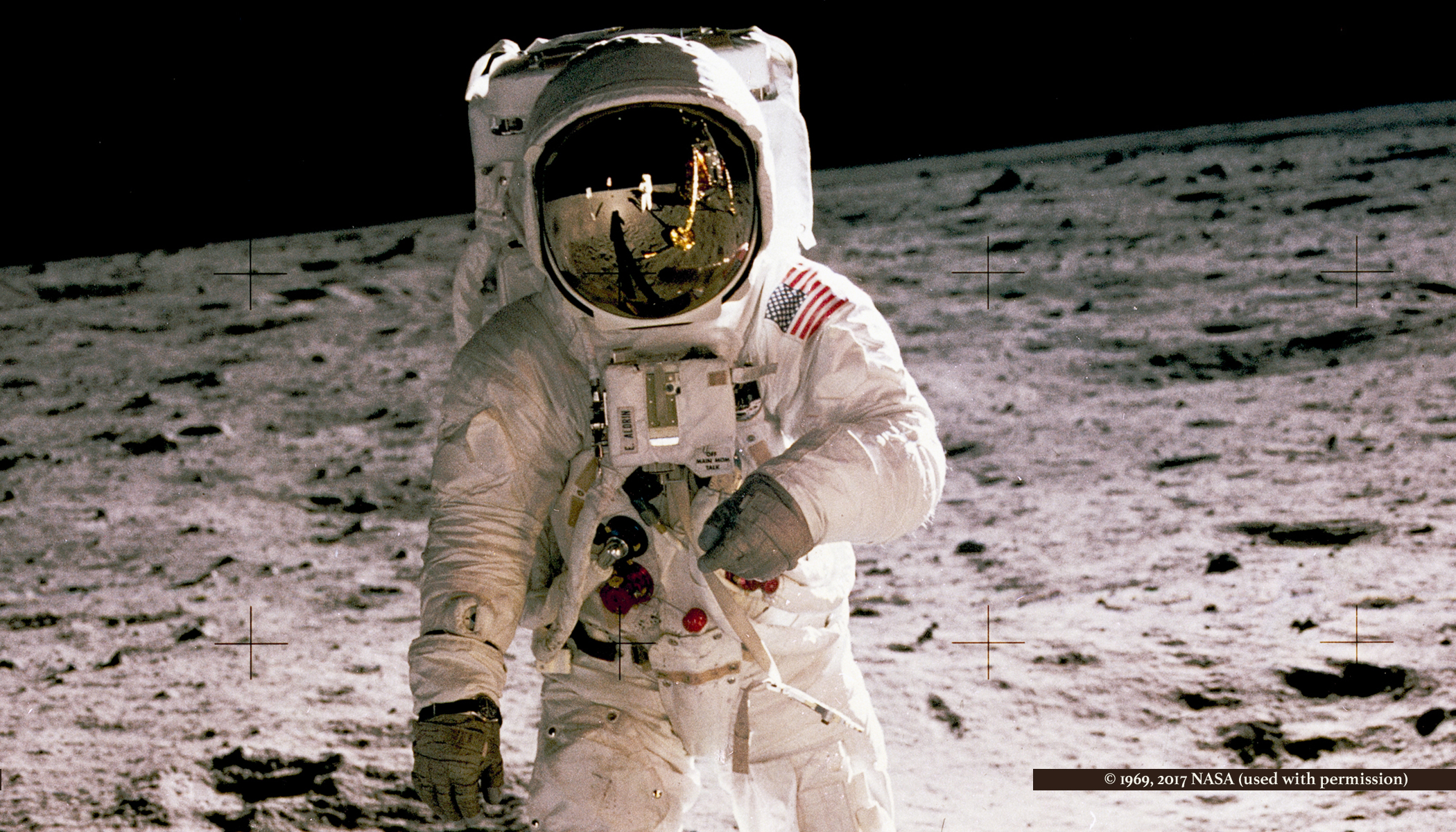 Видео первый человек в космосе. Скафандр Аполлон 11. Космонавт. Космос.